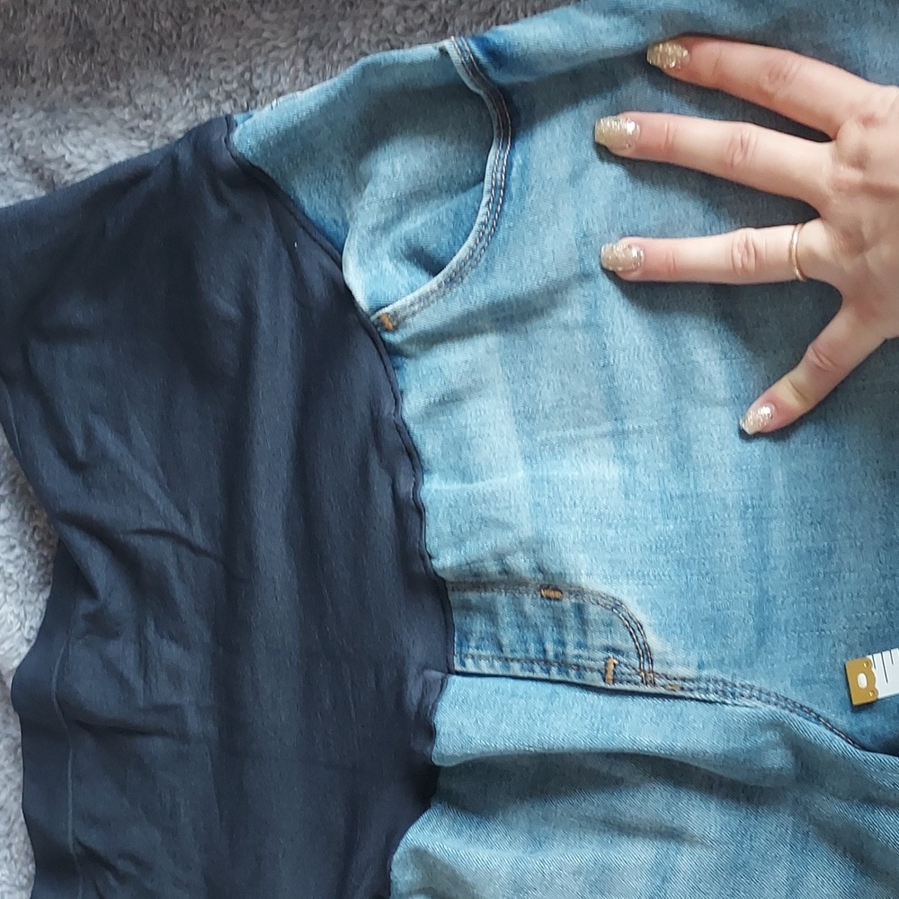 Old Navy Maternity Skinny Jeans - Picture 5 of 6